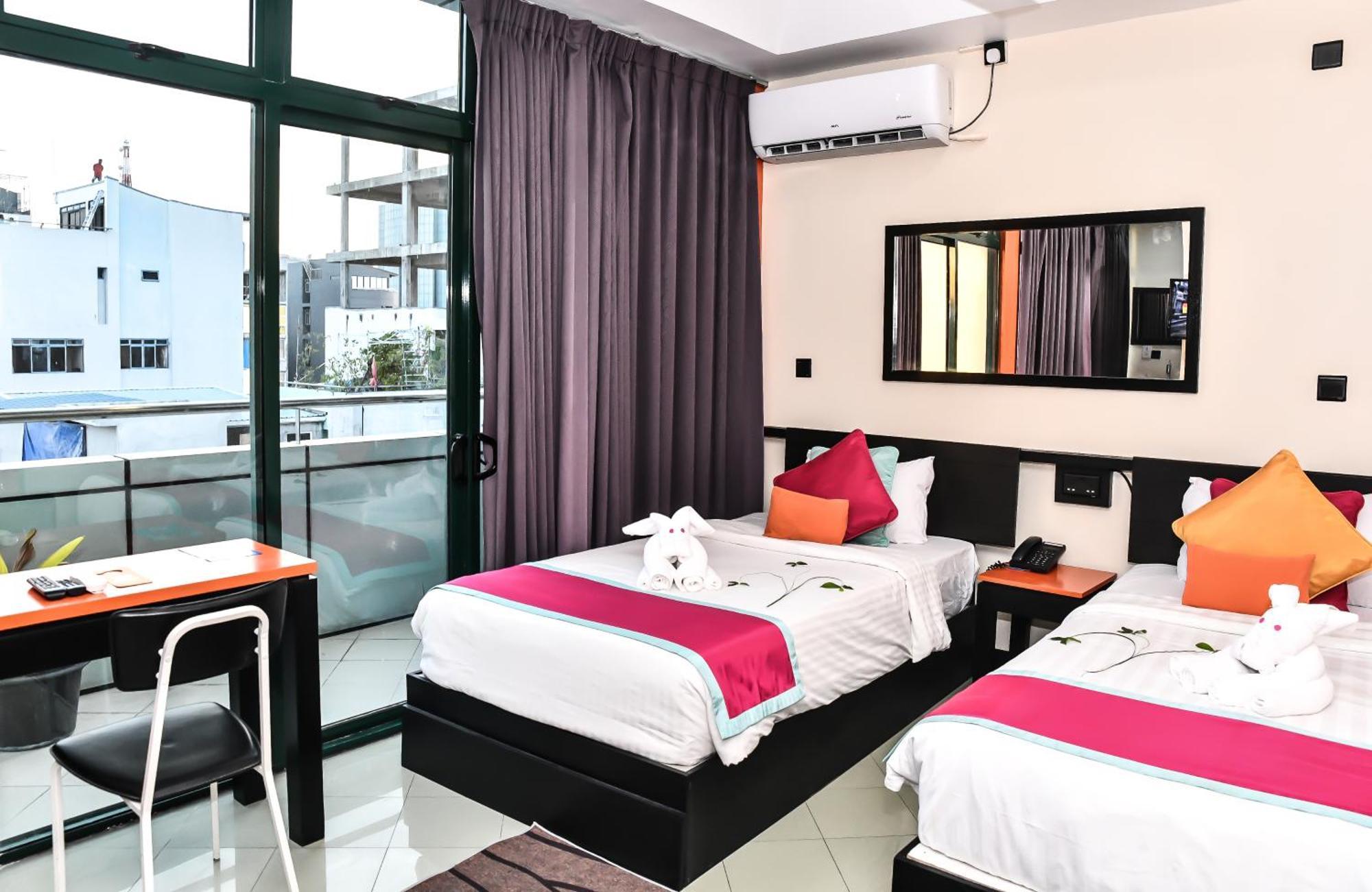 Hotel The Beehive Malé Exterior foto